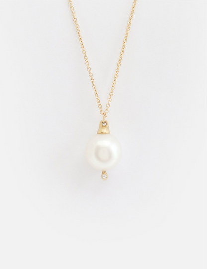 Floating Pearl and Diamond / Necklace